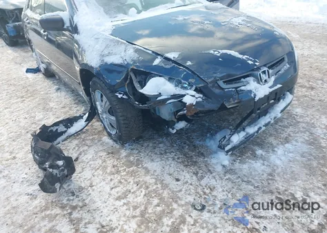 2005 Honda Accord 2.4 Lx z USA, uszkodzony, nr VIN 1HGCM56475A193436